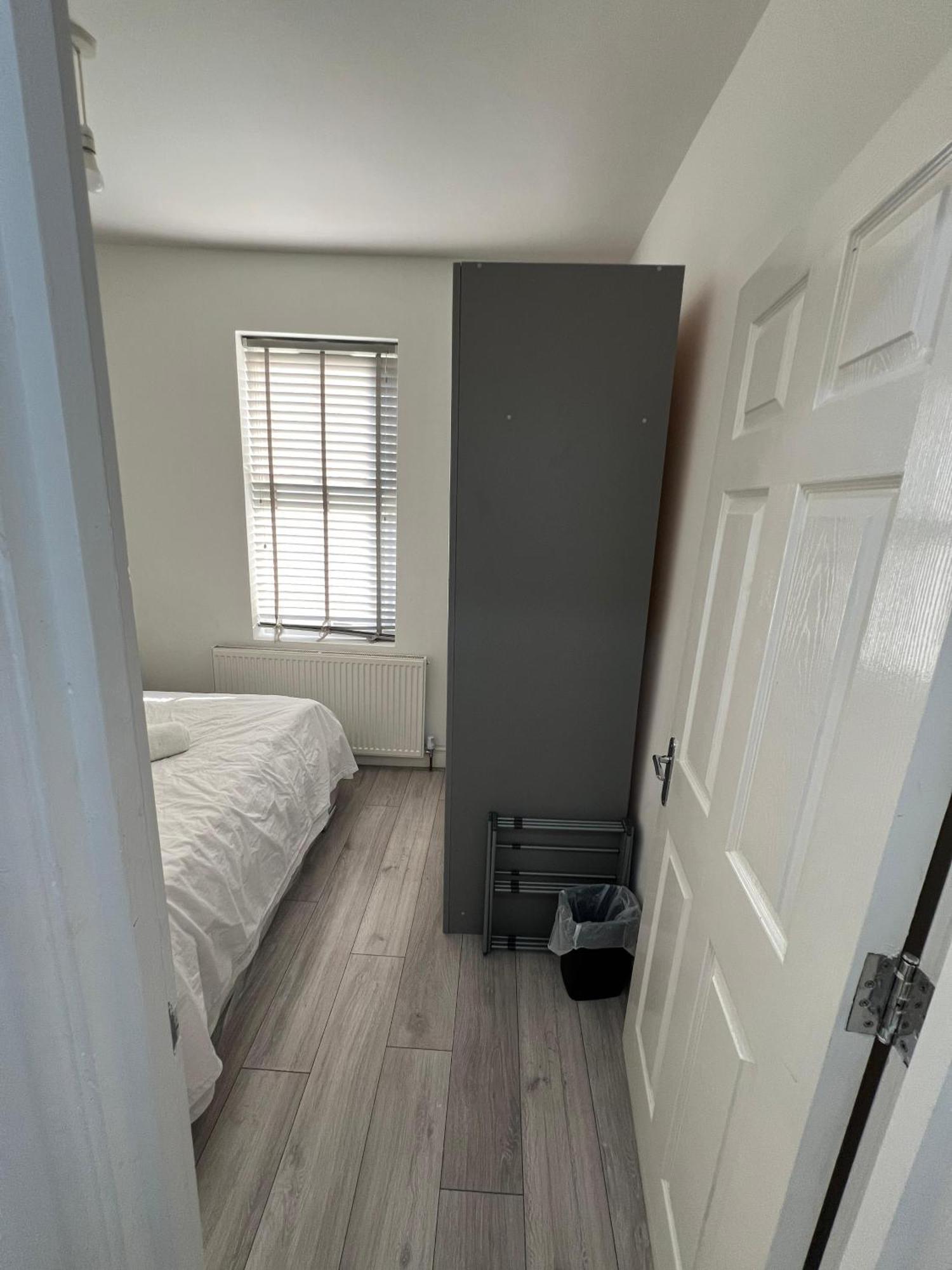 F4 Luxury Stays One Bed Apartment With Parking Ilford Exterior foto